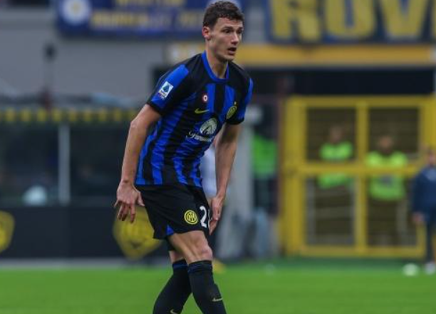 德泽尔比谈帕瓦尔:状态挣扎,需冷静调整以重返国家队